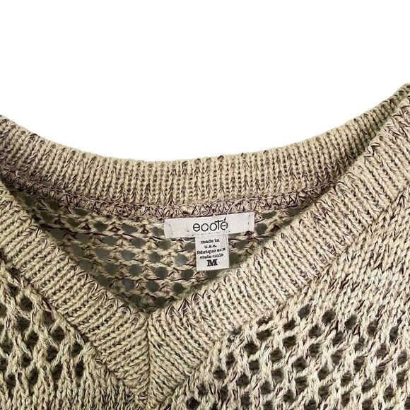 Ecote Tan Beige Open Knit Fringe Bohemian V neck Poncho Sweater Size Medium - Picture 4 of 8
